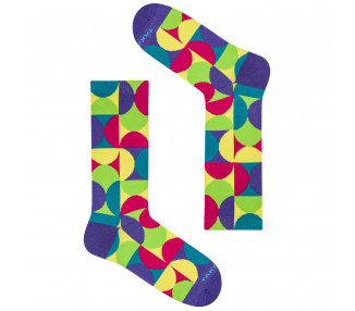 Bunte Socken Retkińska 8m1 mit einem Muster aus bunten Halbkreisen. Takapara