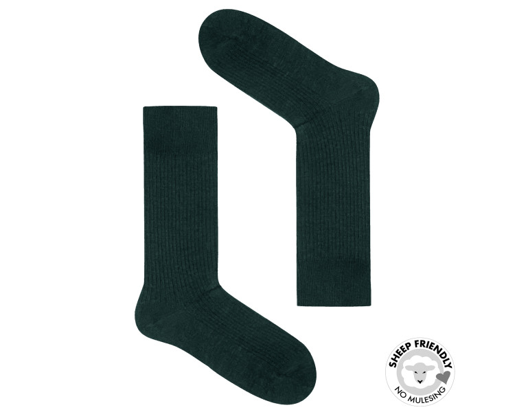 Dunkelgrün gestreifte Socken aus Merinowolle