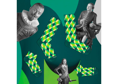 Kolarz z zielonymi, geometrycznymi skarpetami Piłsudskiego 4m1, TakaPara