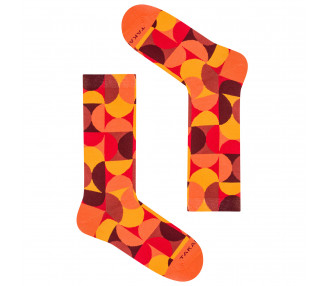 Colorful 8m4 Retkińska socks with orange semicircles. Takapara