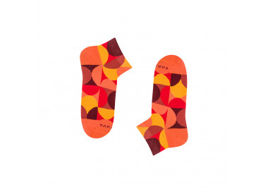 Colorful 8m4 Retkińska sneaker socks with orange semicircles. Takapara