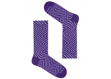 Chaussettes colorées et géométriques Skrzywana 9m2 avec des zigzags violets. Takapara