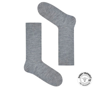 Grau gestreifte Socken aus Merinowolle
