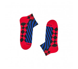 Short, colorful 10m3 Traugutt sneaker socks with geometric patterns. Takapara