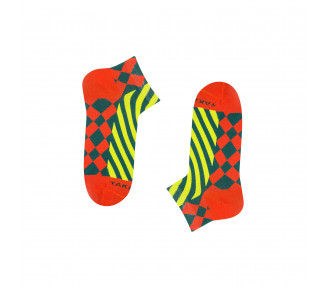 Chaussettes baskets colorées et géométriques 10m5 Traugutt aux couleurs orange et vert. Takapara