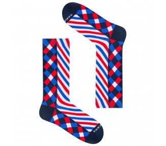 Colorful, geometric 10m6 Traugutt socks in blue, red and white. Takapara