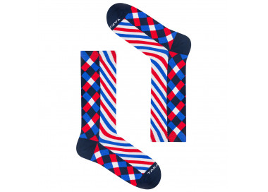 Colorful, geometric 10m6 Traugutt socks in blue, red and white. Takapara