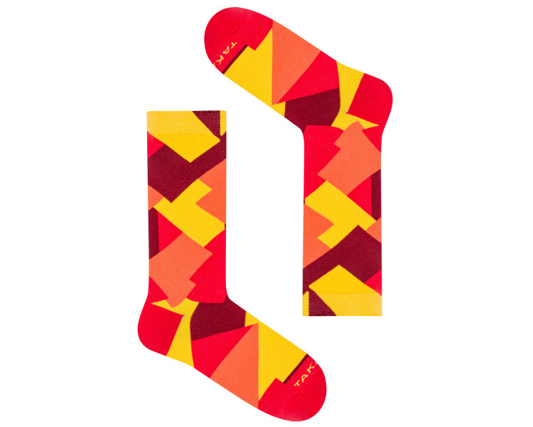 Bunte 11m1 Targowa-Socken mit gelben, orangen und roten Rechtecken. Takapara