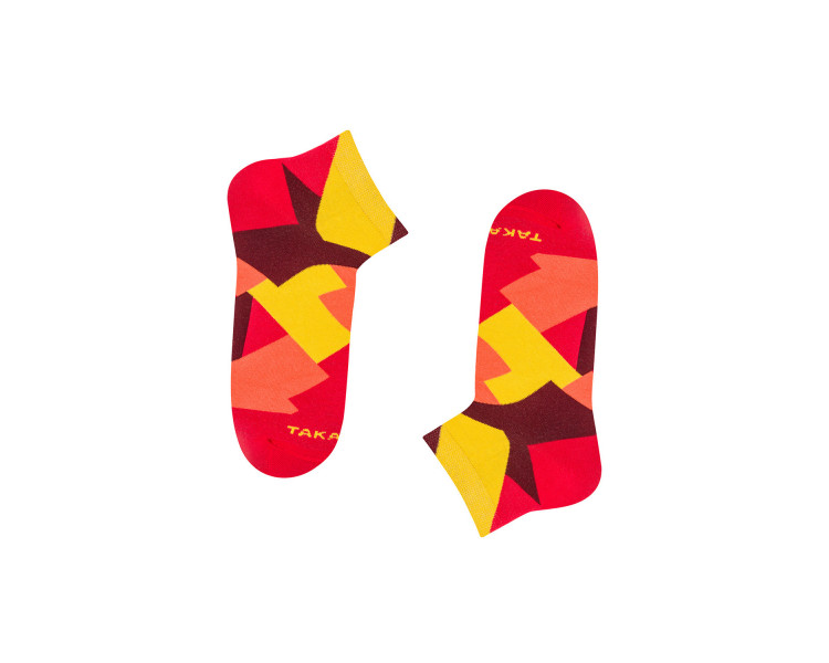 Bunte 11m1 Targowa Sneakersocken mit gelben, orangen und roten Rechtecken. Takapara