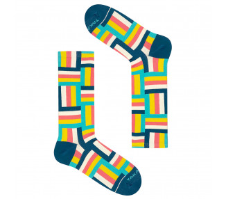 Bunte 12m4 Jaracz-Socken mit Streifen in leuchtenden Grün-, Gelb- und Orangefarben. Takapara