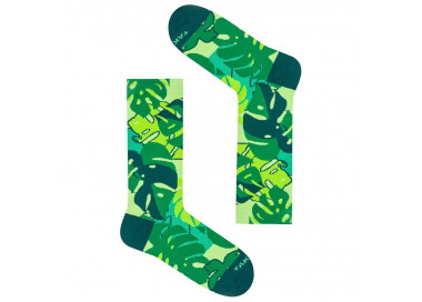 Colorful 14m4 Źródliska socks with colorful, green leaf patterns. Takapara