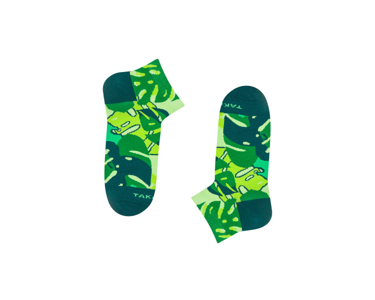 Bunte 14m4 Źródliska Sneakersocken mit bunten, grünen Blattmustern. Takapara