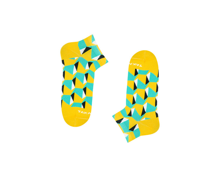 Bunte 15m1 Tuwim Sneakersocken mit gelben und grünen geometrischen Mustern. Takapara