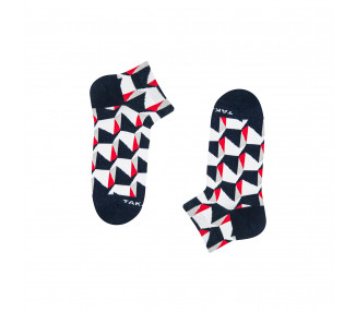Tuwim 15m8 bunte Sneakersocken mit geometrischen Mustern in Rot, Schwarz und Weiß. Takapara