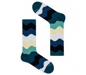 Colorful 16m2 Falista socks with waves in navy blue, white and blue. Takapara