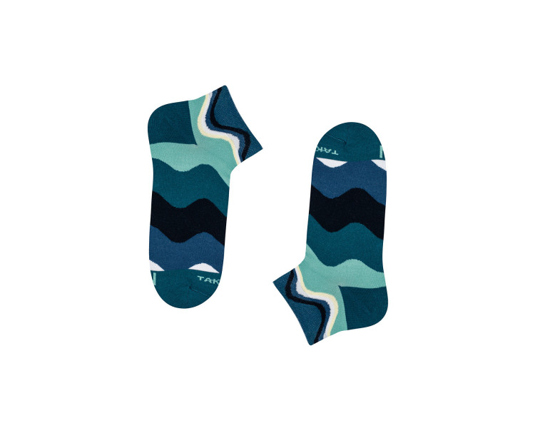 Chaussettes baskets Falista colorées de 16m2 avec des vagues en bleu marine, blanc et bleu. Takapara