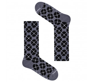 Chaussettes grises et géométriques Zawisza 80m3 à pois noirs. Takapara
