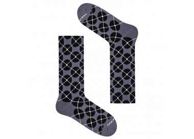 Graue, geometrische Socken Zawisza 80m3 in schwarzen Tupfen. Takapara