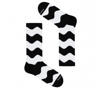 Black and white socks Zawisza 80m7 with a geometric wave pattern. Takapara