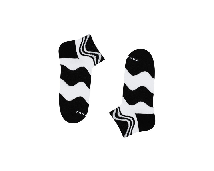 Black and white sneaker socks Zawisza 80m7 with a geometric wave pattern. Takapara