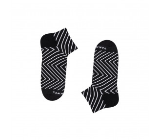 Chaussettes baskets noires Zawisza 80m8 avec zigzags blancs. Takapara