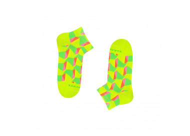 Bunte Sneakersocken Neonowa 90m2 mit neonfarbenen, geometrischen Mustern. Takapara