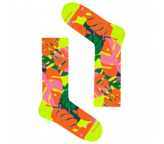 Bunte Socken Neonowa 90m3 mit Neon-Monstera-Blättern. Takapara
