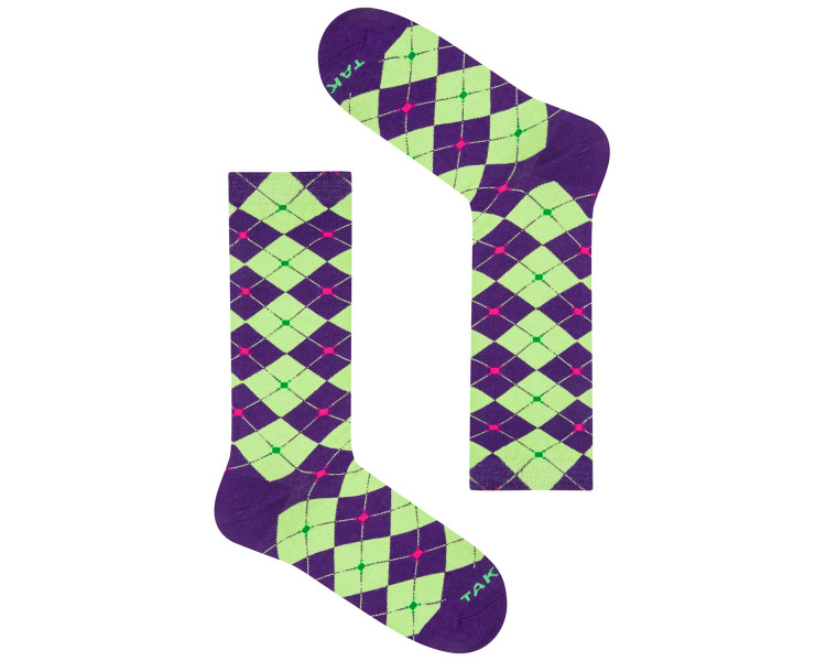 Bunte Socken mit geometrischem Muster. Violette Aquamarin-Diamanten.