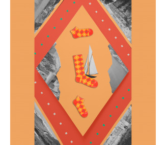 Collage. Bunte, orangefarbene Socken Fabryczna 2m2 in Trapez, TakaPara