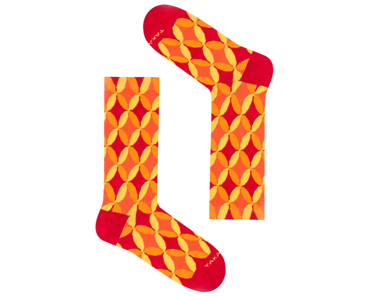 Chaussettes colorées Piłsudskiego 4m4 avec motifs géométriques orange, rouges. Takapara