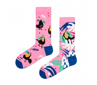 Colorful toucans – mix and match socks from Takapara