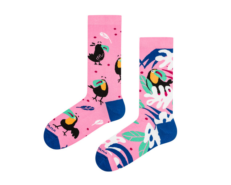 Colorful toucans – mix and match socks from Takapara