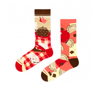 Takapara-Socken mit Pierogi-auf-Tischdecke-Muster
